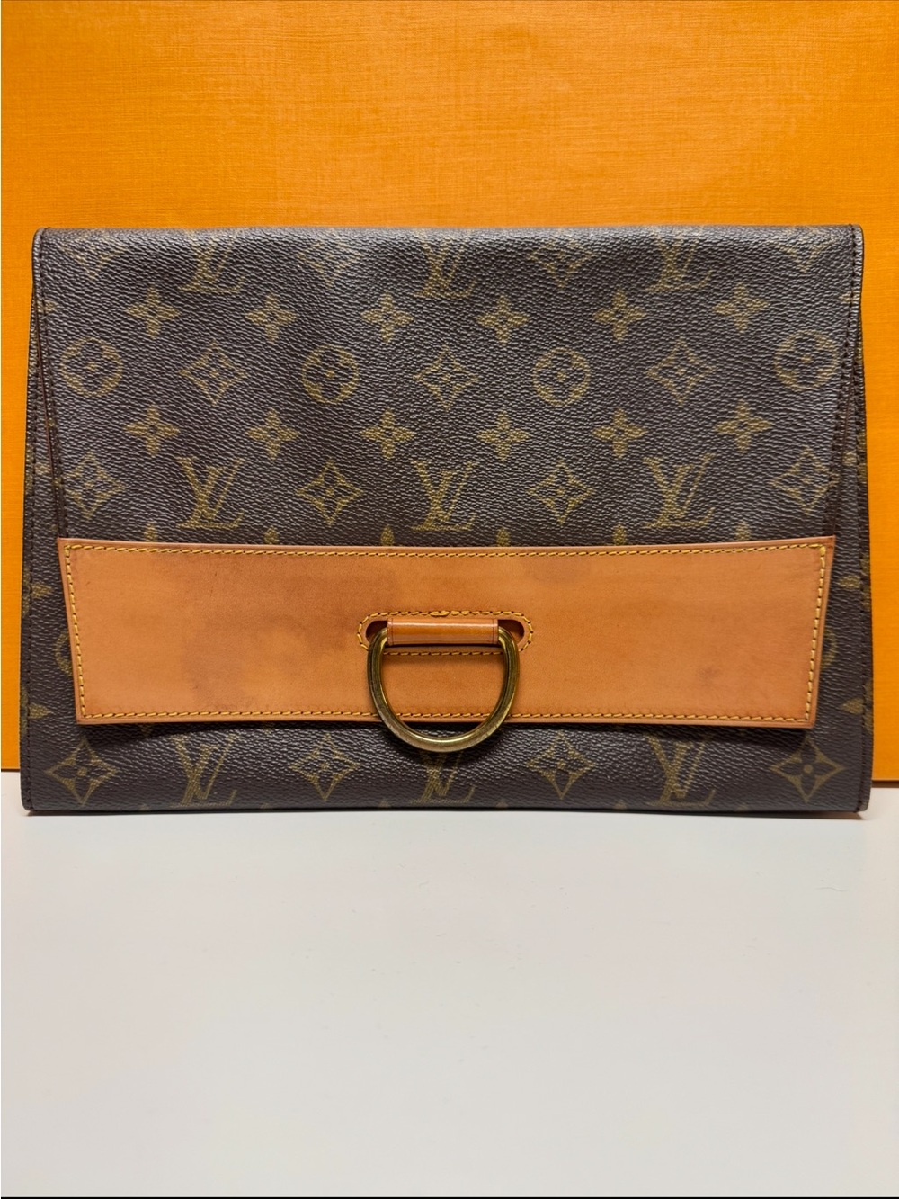 LOUIS VUITTON Monogram
Pochette lena Clutch Bag Brown